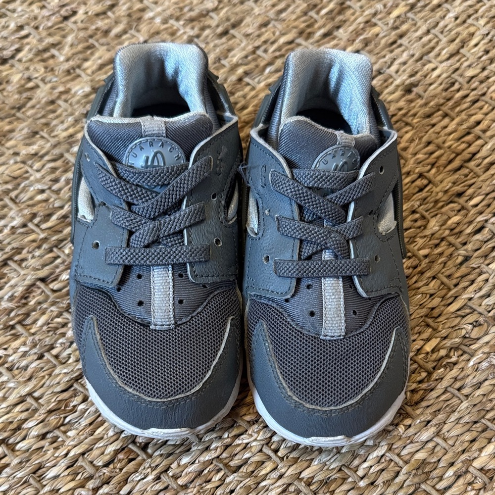 Nike huarache Gray Sneakers